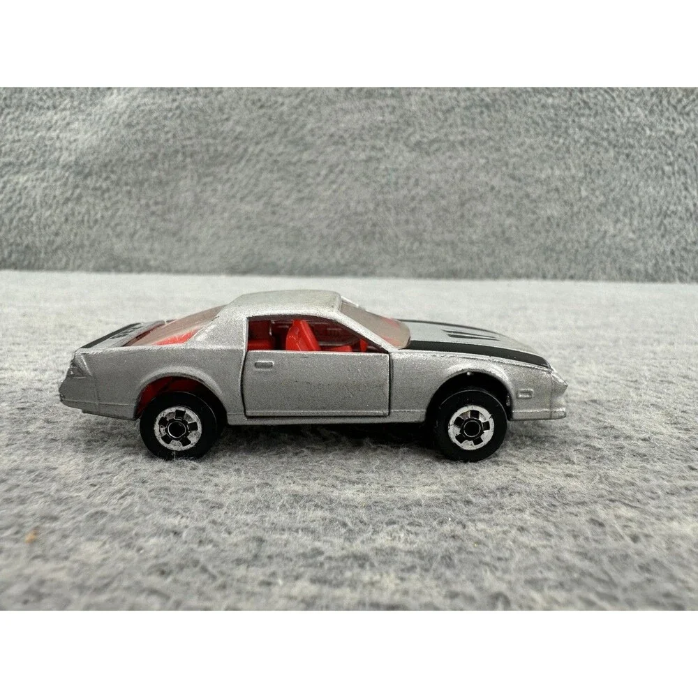 ROAD CHAMPS Classic Sports Die Cast Camaro Silver Car T5